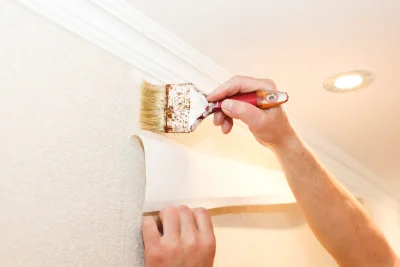 Pose de papier peint à Nesploy — revêtements muraux et toiles de verre